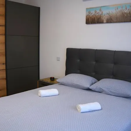 Apartment Triple A *