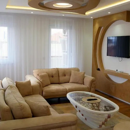 Triple A Apartment *